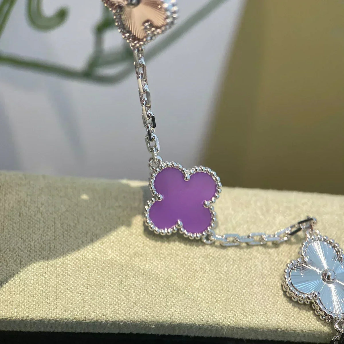 [⭐Renara] CLOVER 5 MOTIF VIOLET BRACELET COLLECTION