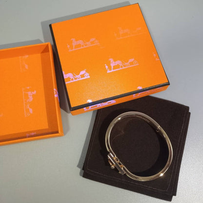 [⭐Renara]H CLOUD BLUE BRACELET