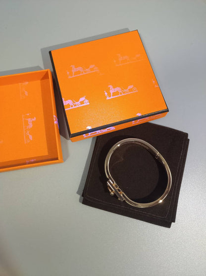 [⭐Renara]H ORANGE BRACELET