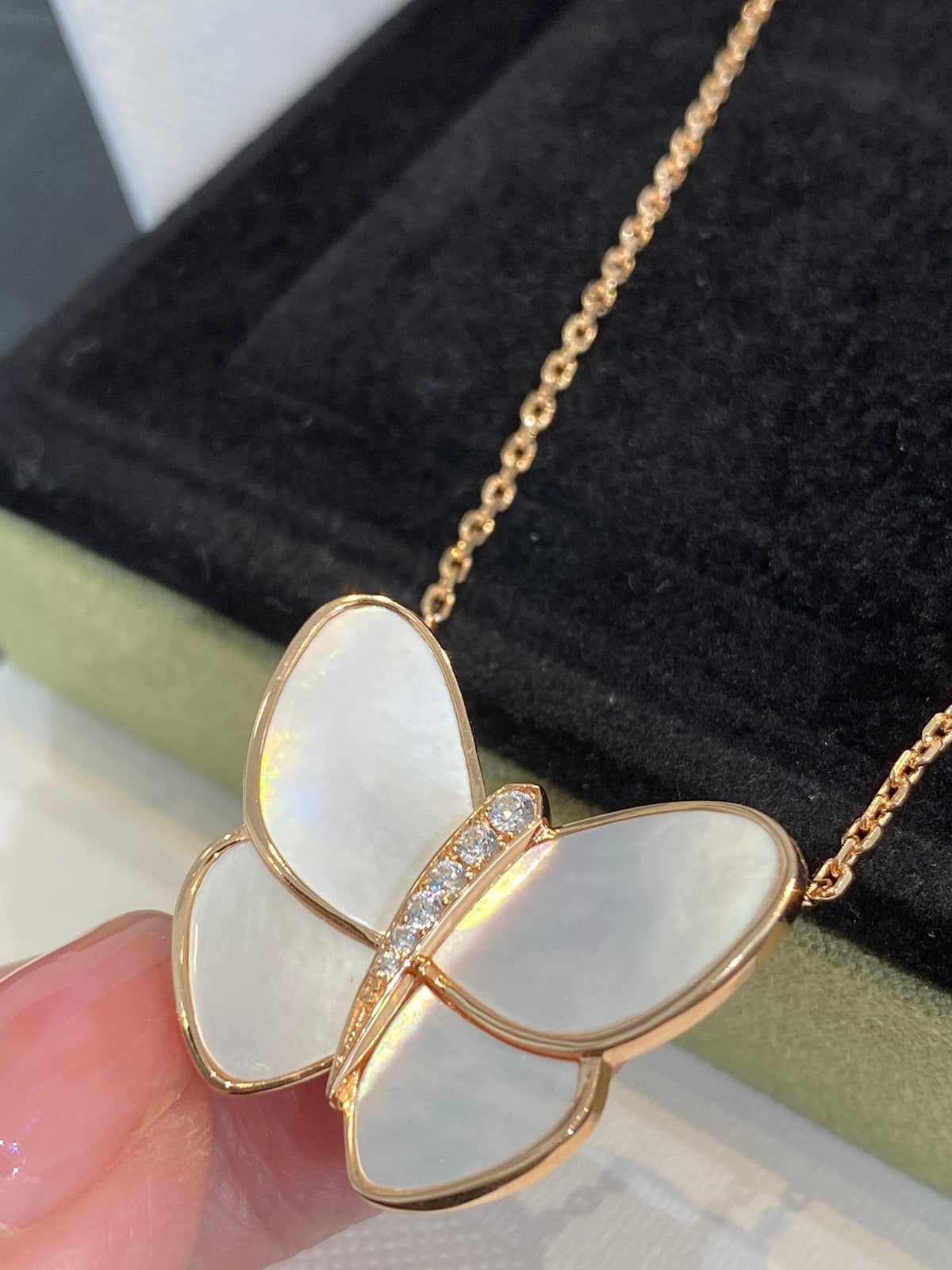 [⭐Renara]BUTTERFLY GOLD MOP DIAMOND NECKLACE