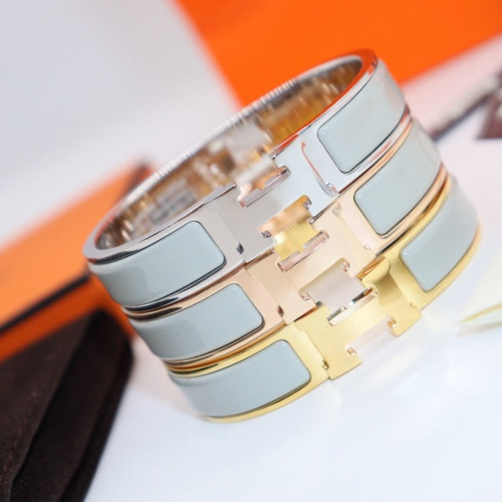 [⭐Renara]H LIGHT BLUE BRACELET