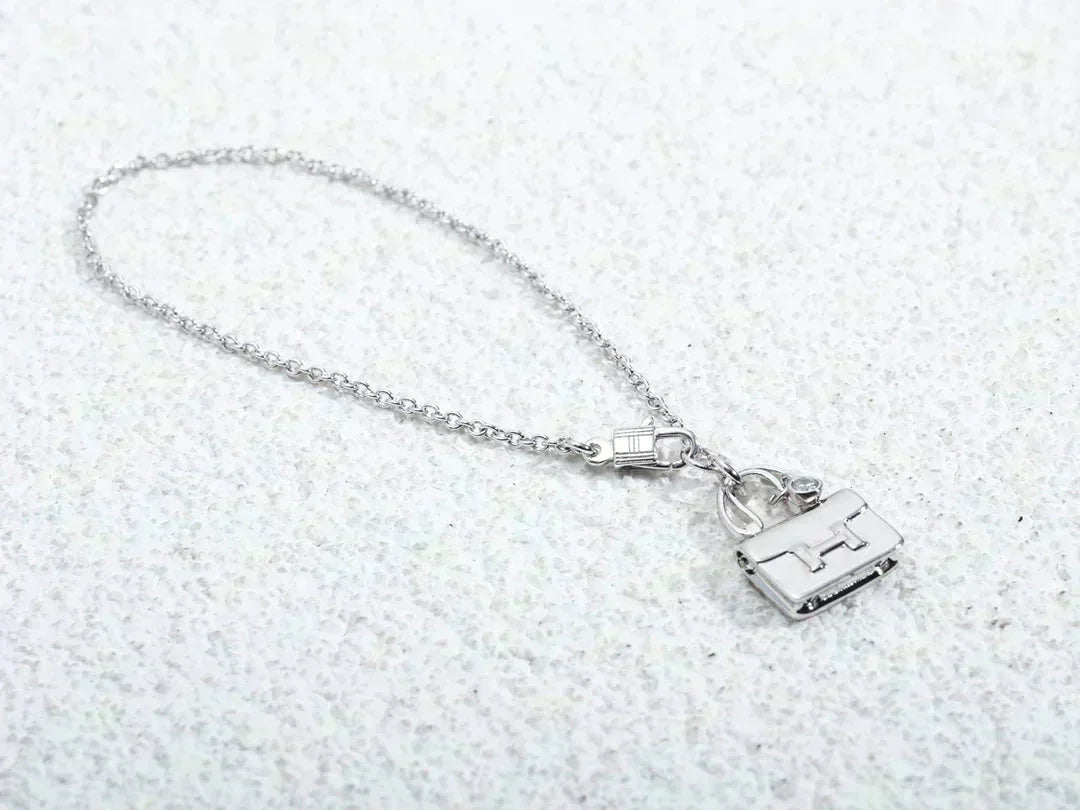 [⭐Renara]AMULETTE PEDANT SILVER NECKLACE