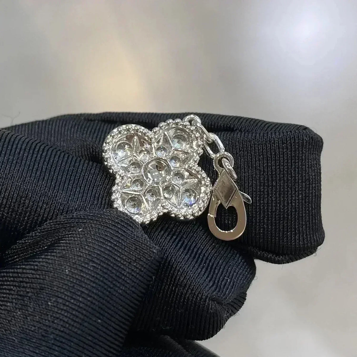 [⭐Renara] CLOVER 5 MOTIF FULL DIAMOND BRACELET COLLECTION