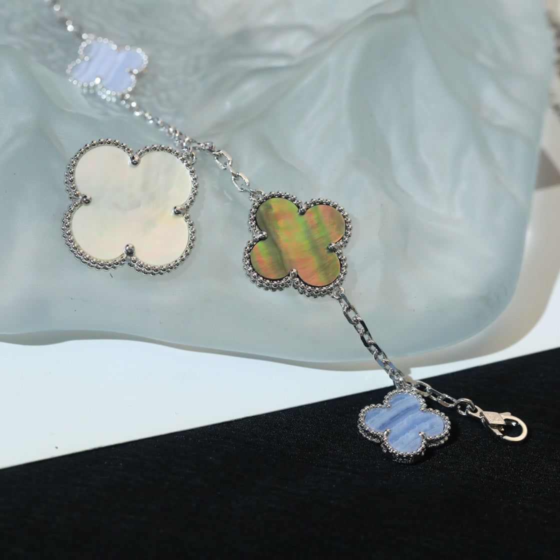 [⭐Renara]CLOVER BRACELET 5 MOTIFS MOP CHALCEDONY SILVER