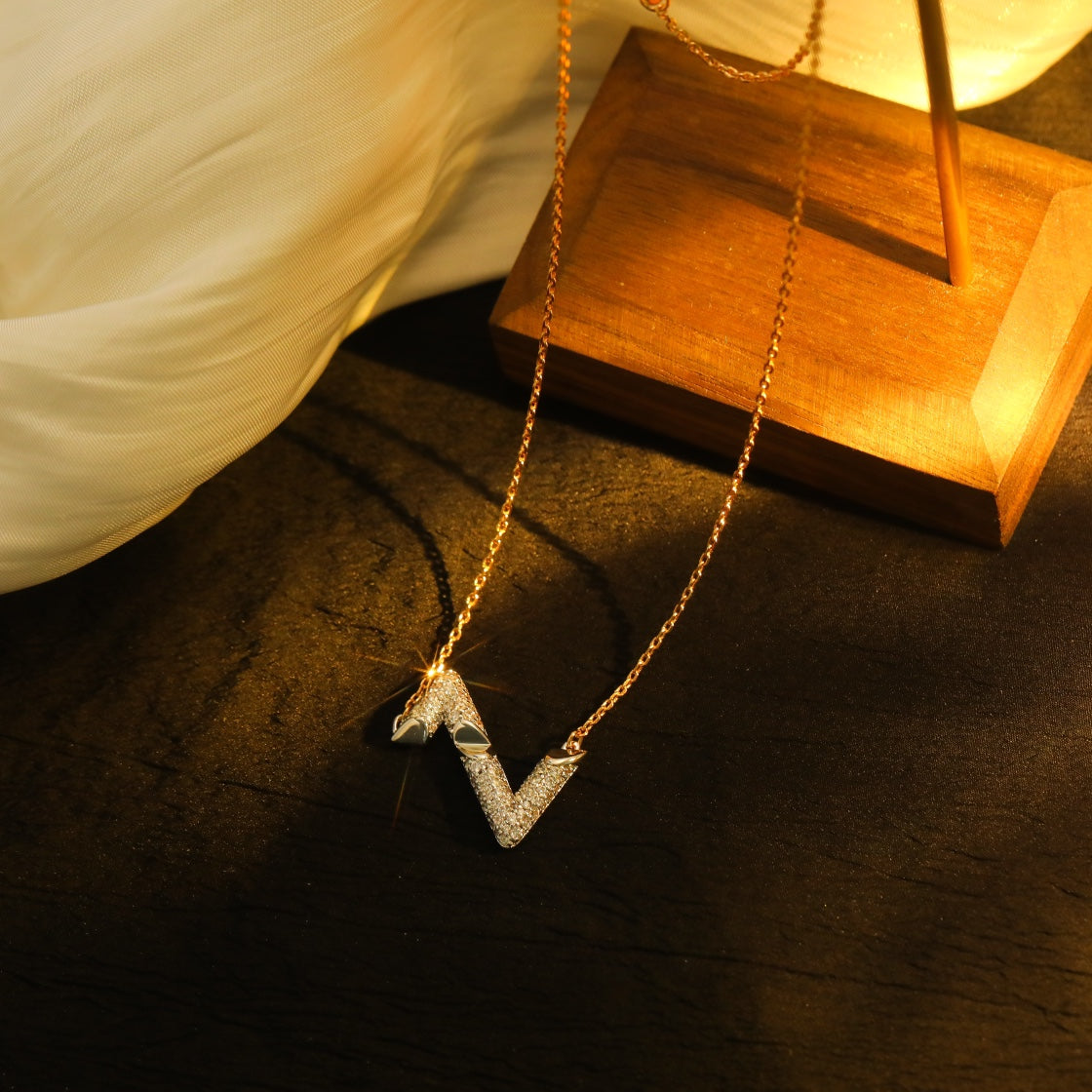 [⭐Renara]VOLT SILVER DIAMOND PEDANT NECKLACE