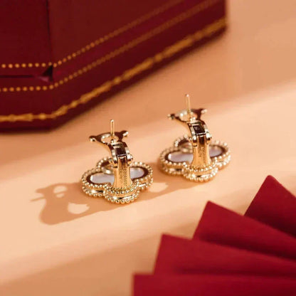 [⭐Renara]CLOVER MEDIUM 1 MOTIFS  WHITE MOP STUD EARRINGS