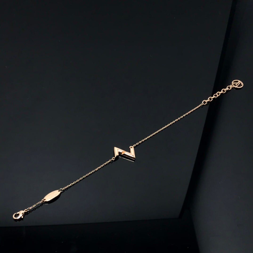 [⭐Renara]VOLT LV LOGO BRACELET