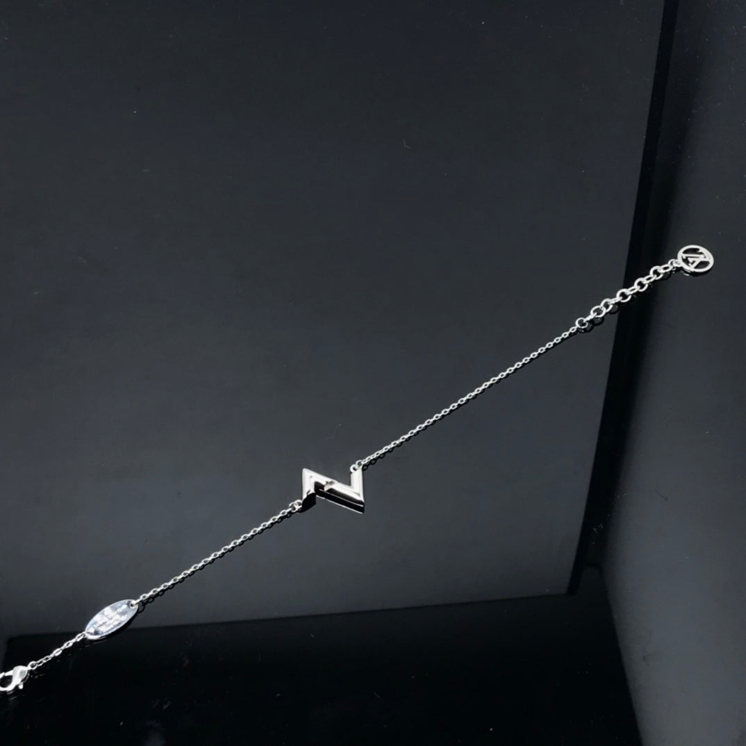 [⭐Renara]VOLT LV LOGO BRACELET