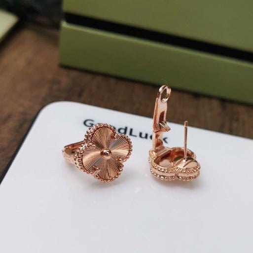 [⭐Renara]CLOVER MEDIUM STUD EARRINGS