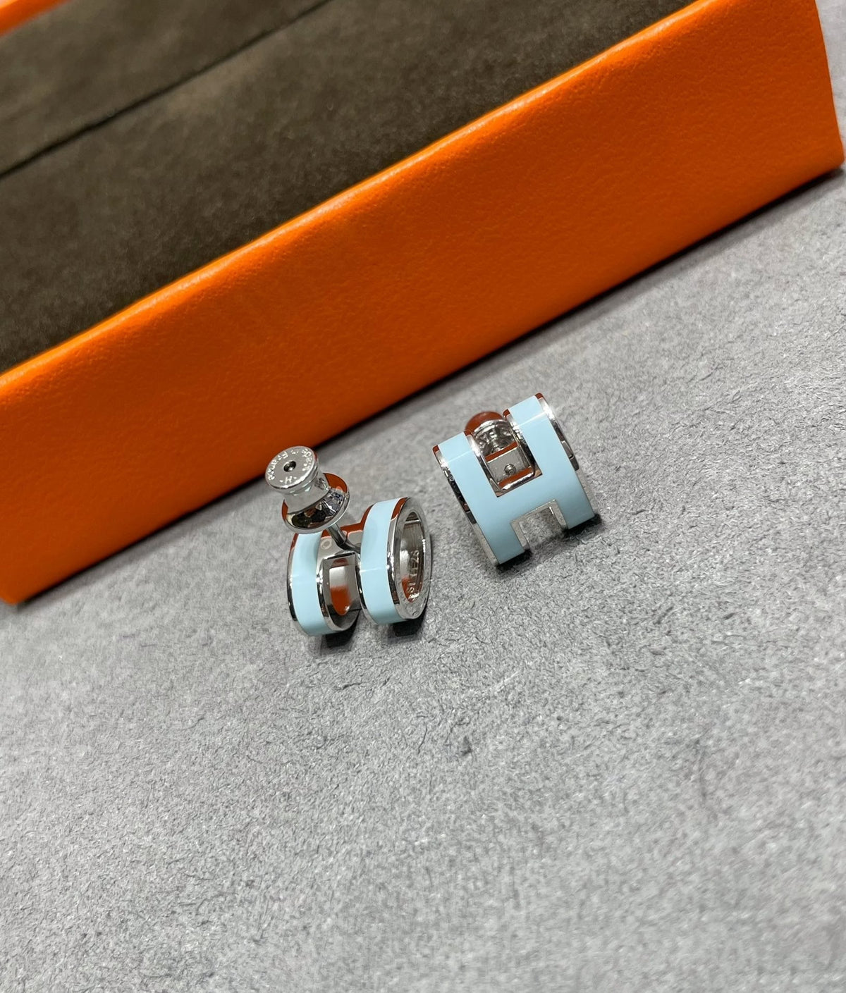 [⭐Renara]POP H SKY BLUE STUD EARRINGS