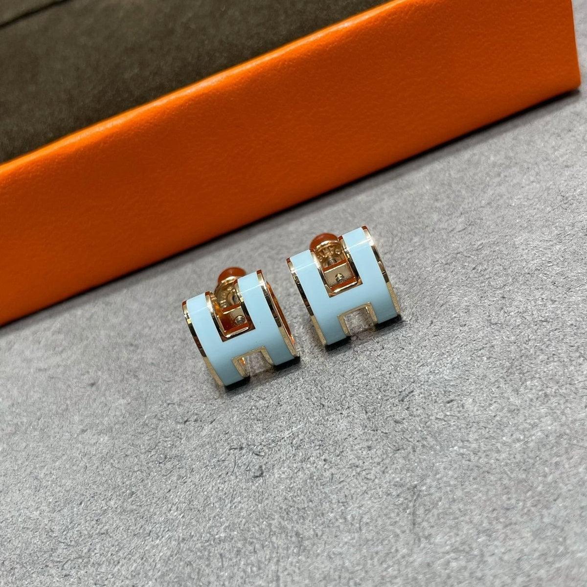 [⭐Renara]POP H SKY BLUE STUD EARRINGS