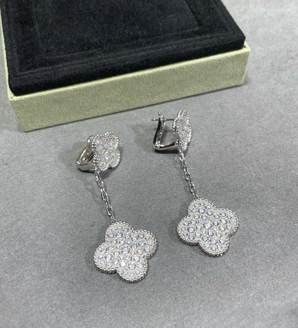 [⭐Renara]CLOVER 2 MOTIFS DIAMOND PAVED SILVER EARRINGS