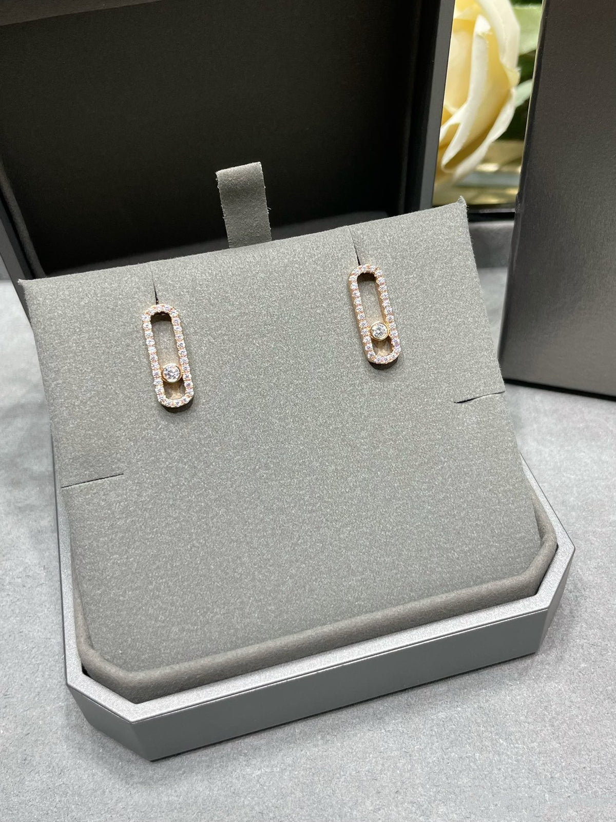 [⭐Renara]MOVE UNO STUD DIAMOND PAVED EARRINGS