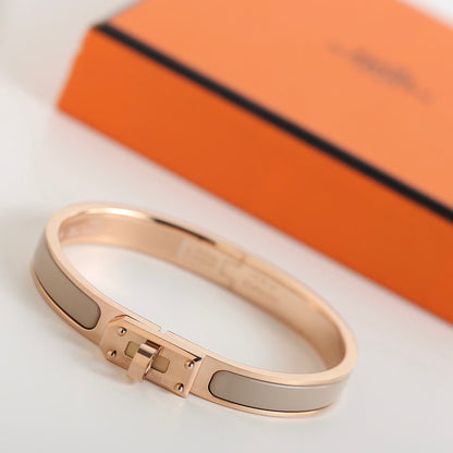 [⭐Renara]HM KELLY GREY BRACELET