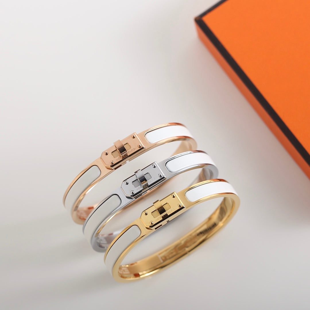 [⭐Renara]HM KELLY WHITE BRACELET