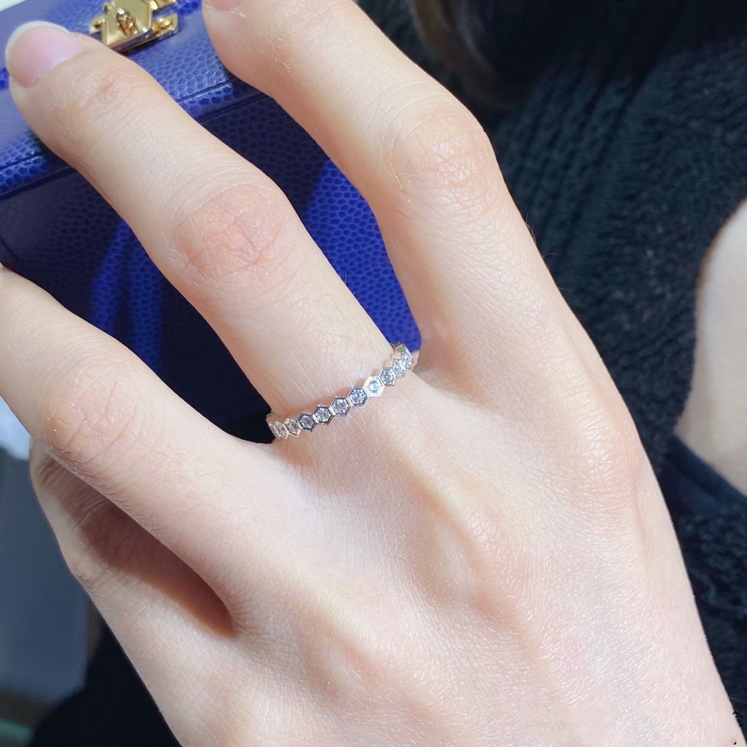 [⭐Renara]BEE LOVE DIAMOND PAVED SMALL RING