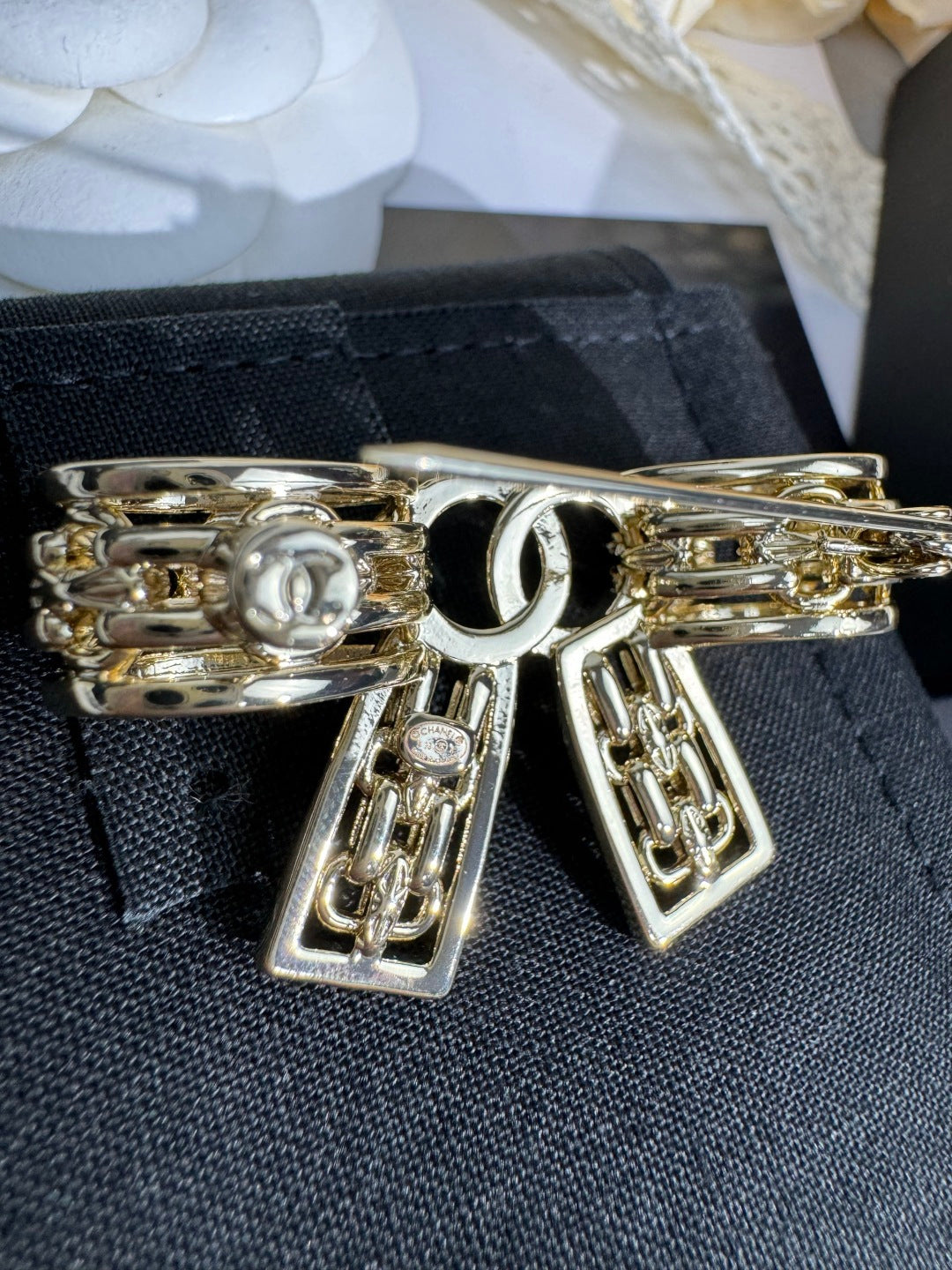 [⭐Renara]25K Hollow Bow Brooch