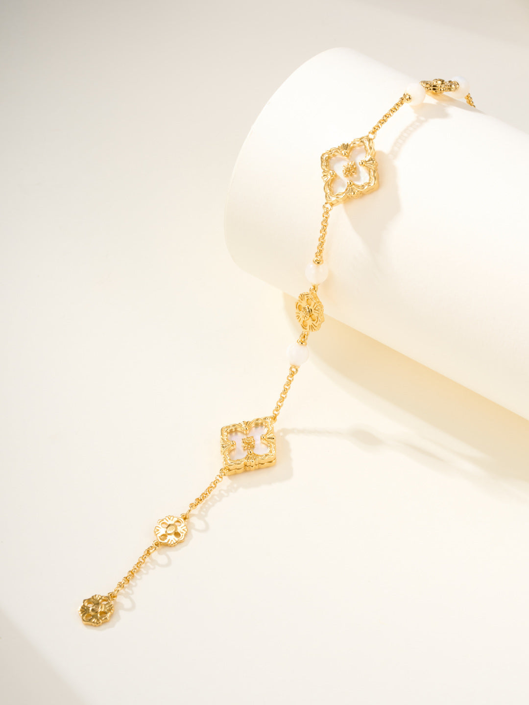 [⭐Renara]B.C.L ENAMELED Three-Flower Bracelet（Trumpet)