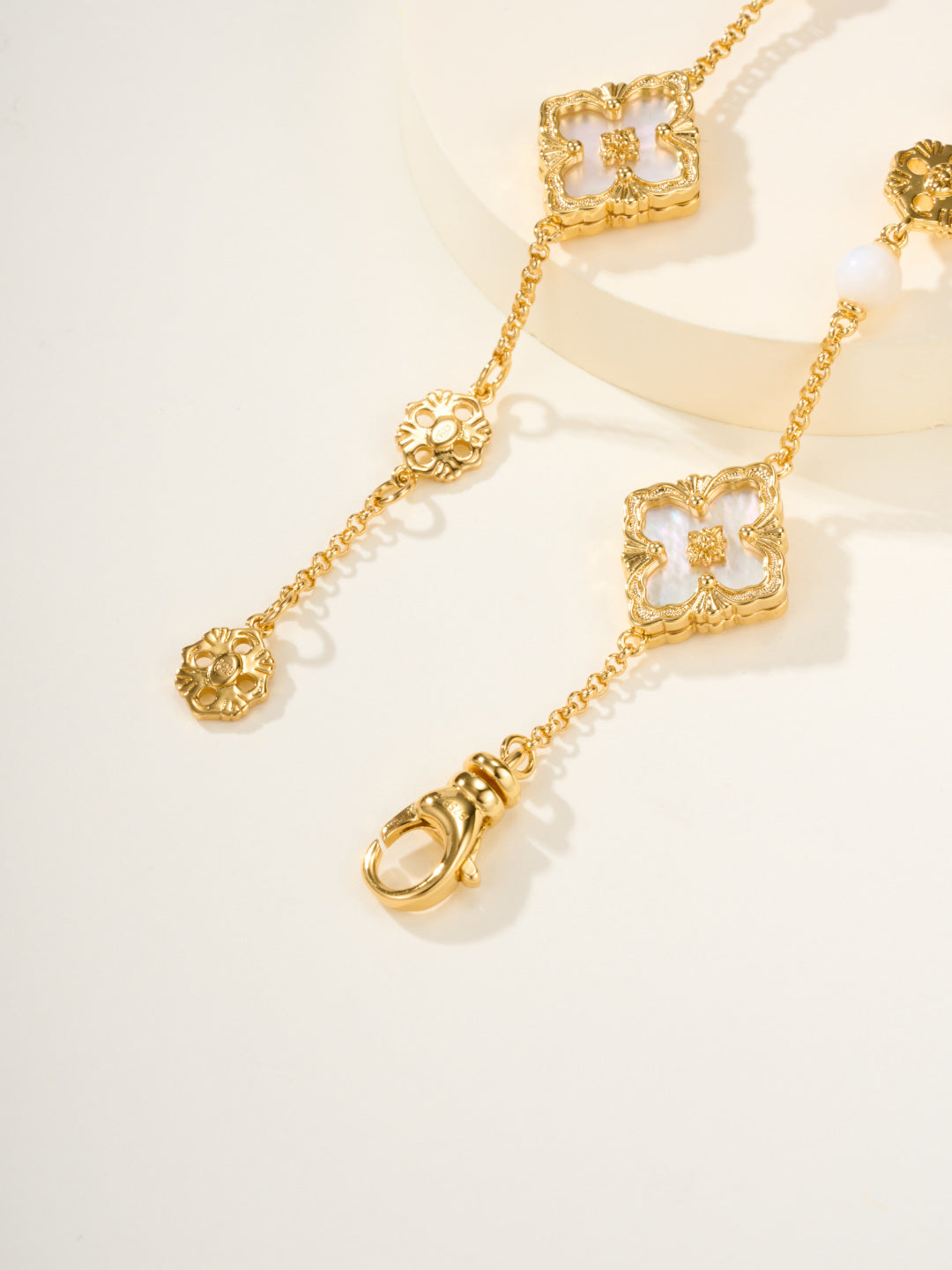 [⭐Renara]B.C.L ENAMELED Three-Flower Bracelet（Trumpet)