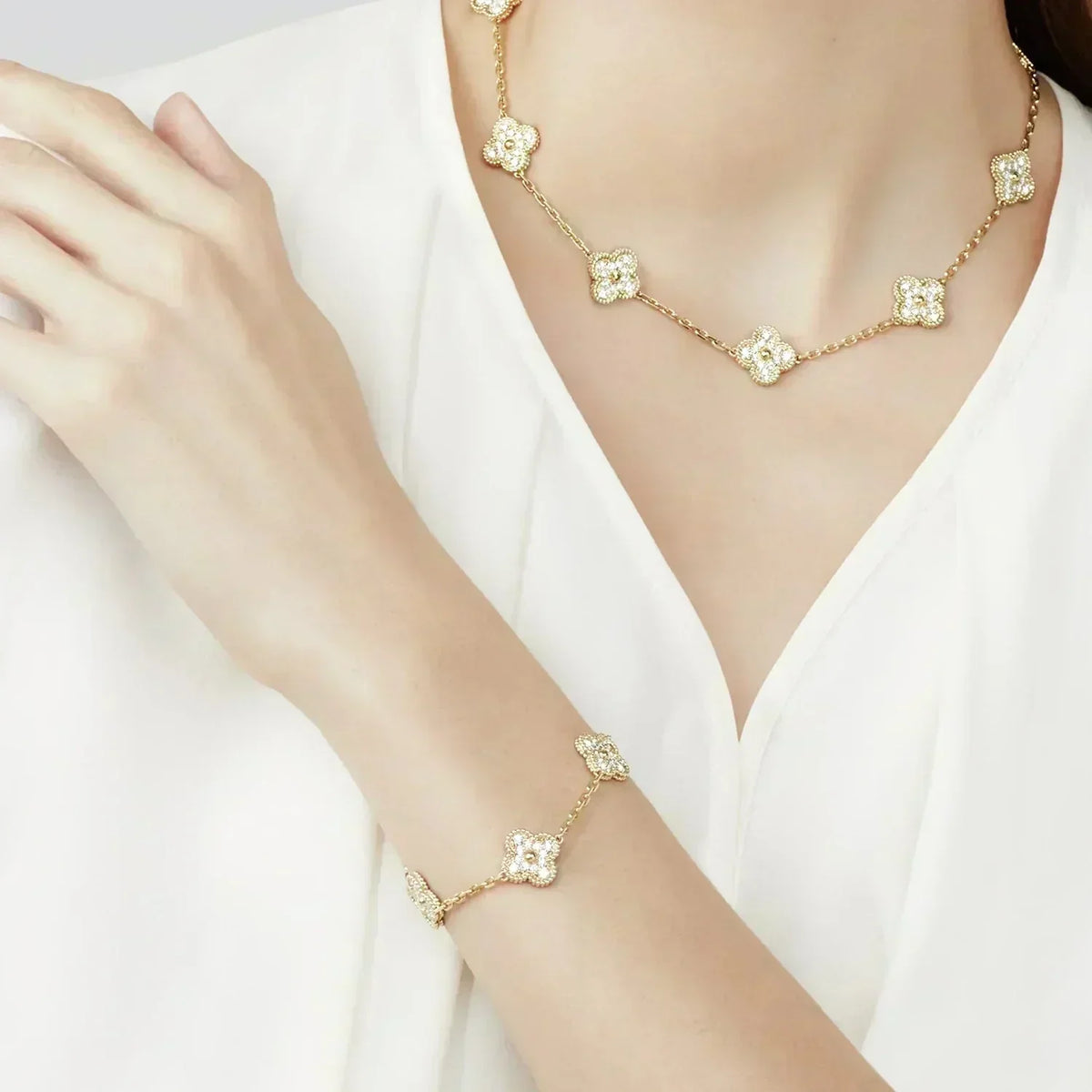 [⭐Renara] CLOVER 5 MOTIF FULL DIAMOND BRACELET COLLECTION