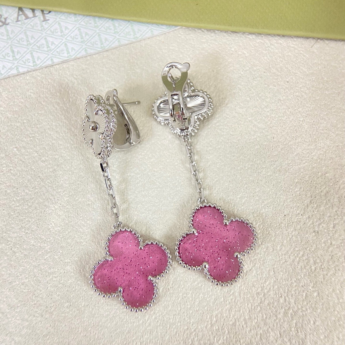 [⭐Renara]2026 NEW CLOVER 2 MOTIF  BUBBLE PINK ENAMEL
