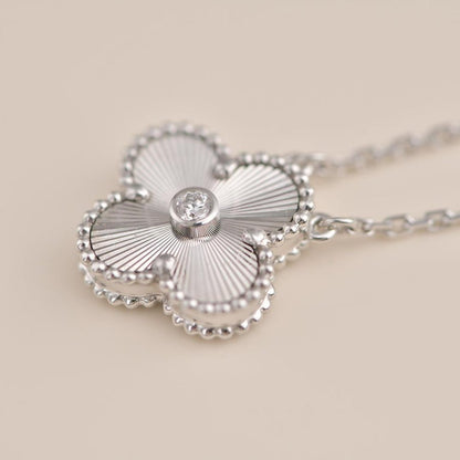 [⭐Renara]CLOVER  15MM DIAMOND LASER NECKLACE SILVER
