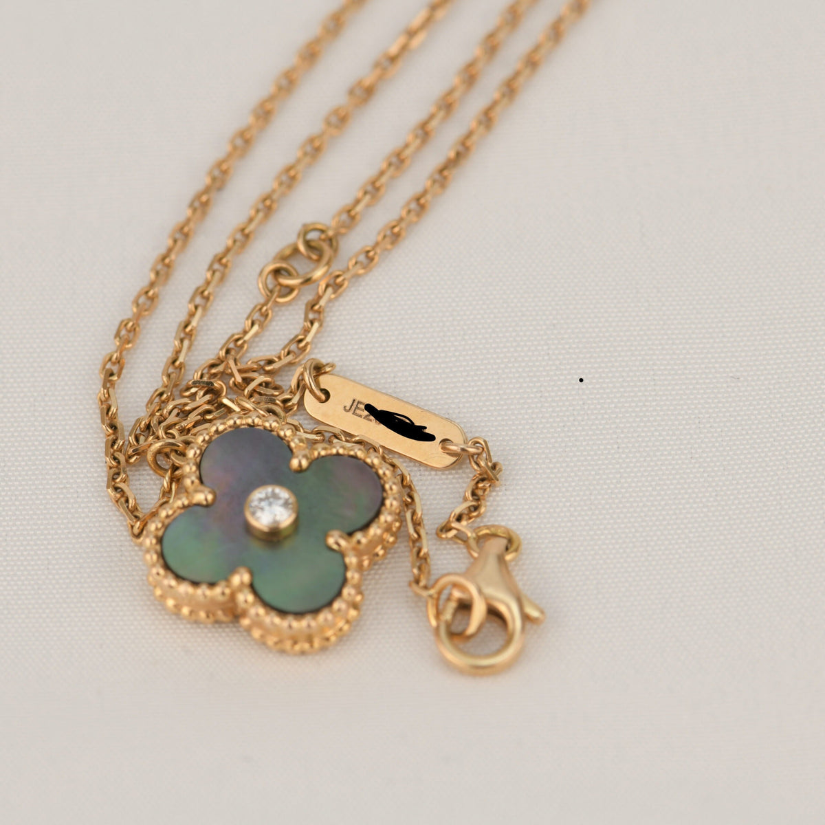 [⭐Renara]CLOVER 15MM DIAMOND AND MOTHER-OF-GREY NECKLACE