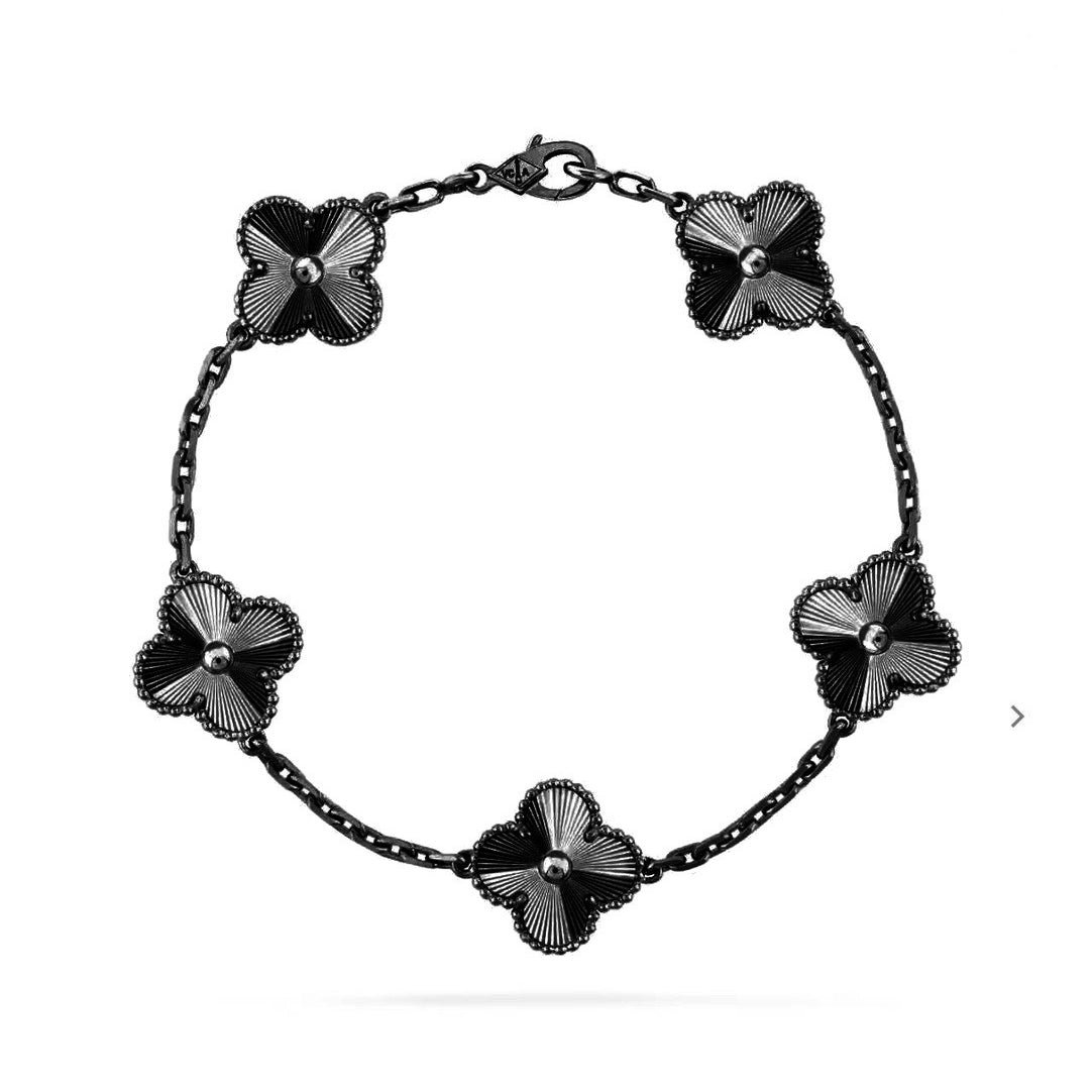 [⭐Renara]CLOVER 5 MOTIF BLACK BRACELET
