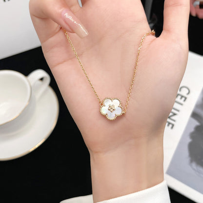 [⭐Renara]LUCKY  WHITE MOP  PLUM BLOSSOM NECKLACE