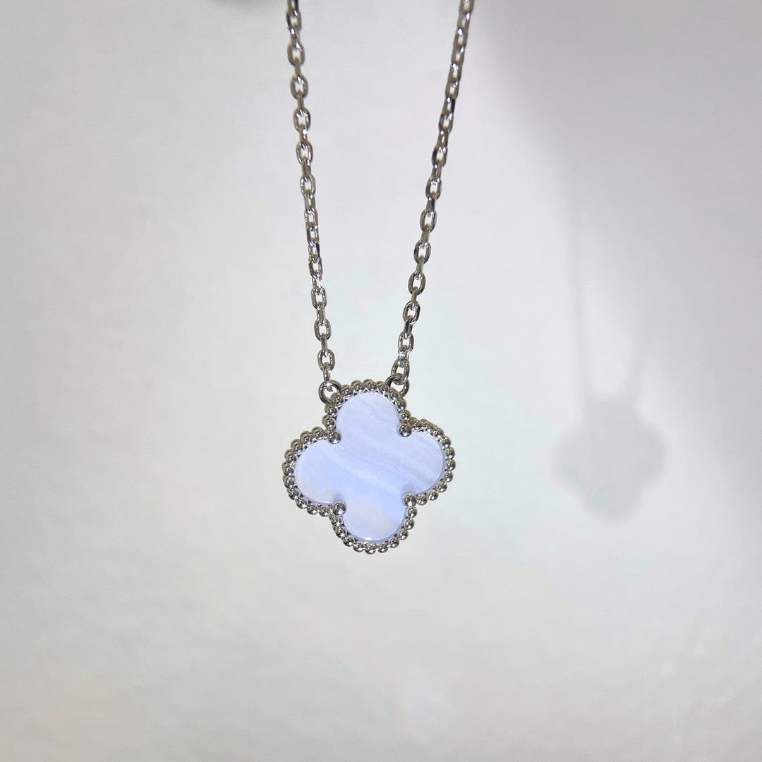 [⭐Renara]CLOVER 15MM BLUE CHALCEDONY NECKLACE SILVER