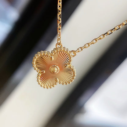 [⭐Renara]CLOVER 15MM LASER NECKLACE