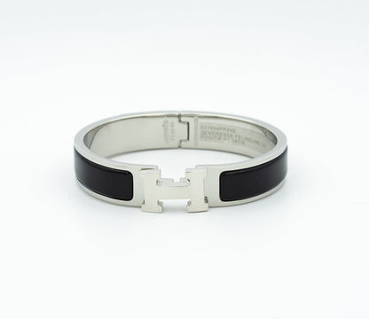 [⭐Renara]H BLACK BRACELET