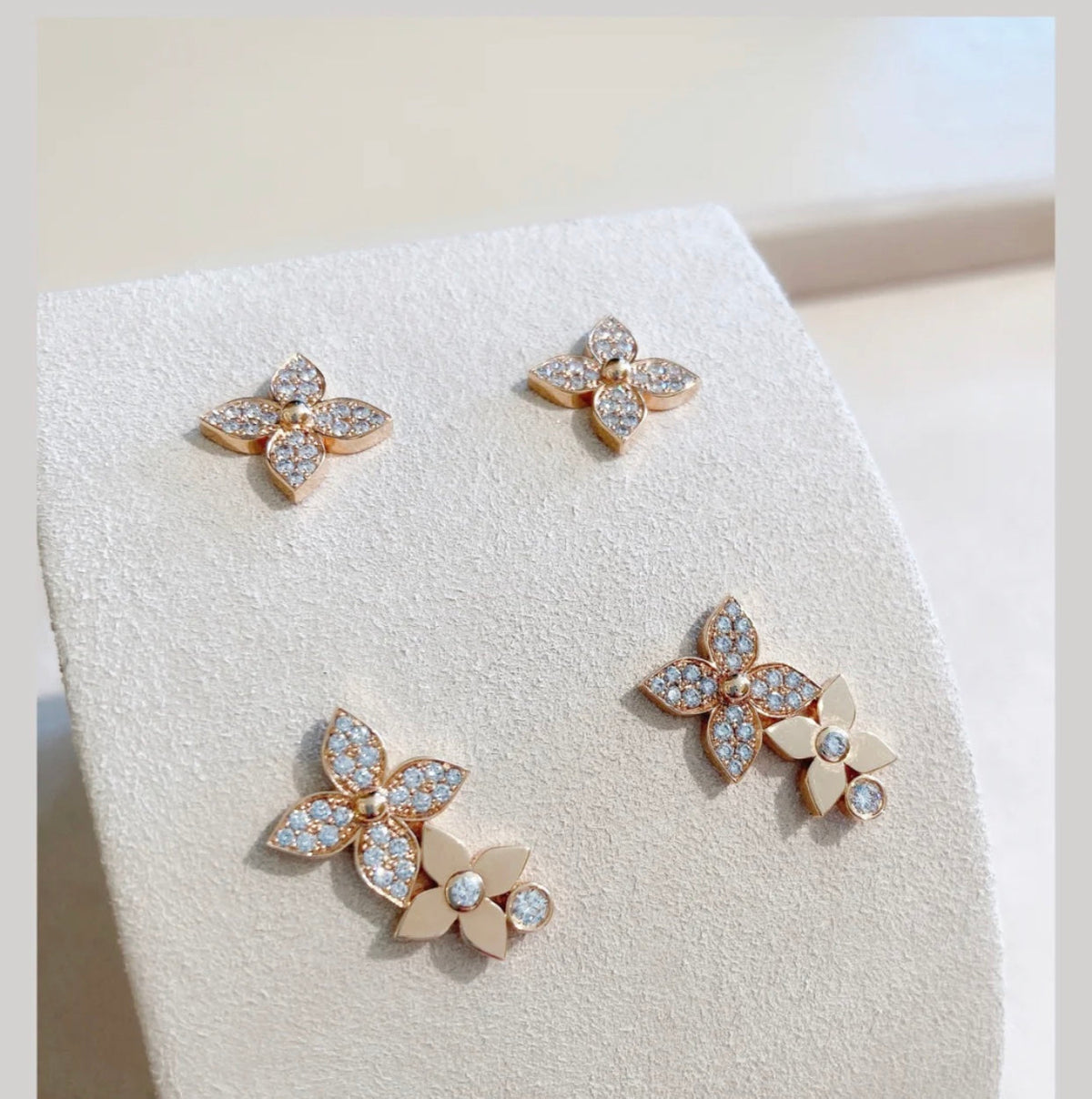 [⭐Renara]STAR BLOSSOM STUD EARRINGS PINK GOLD DIAMONDS