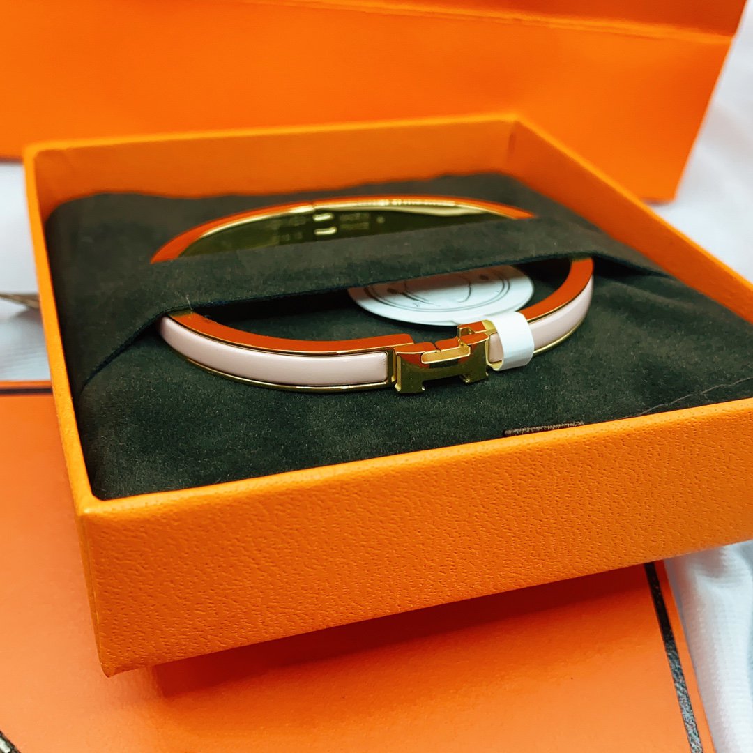 [⭐Renara]CLASSIC HM CLIC  PINK 8MM ENAMEL BRACELET