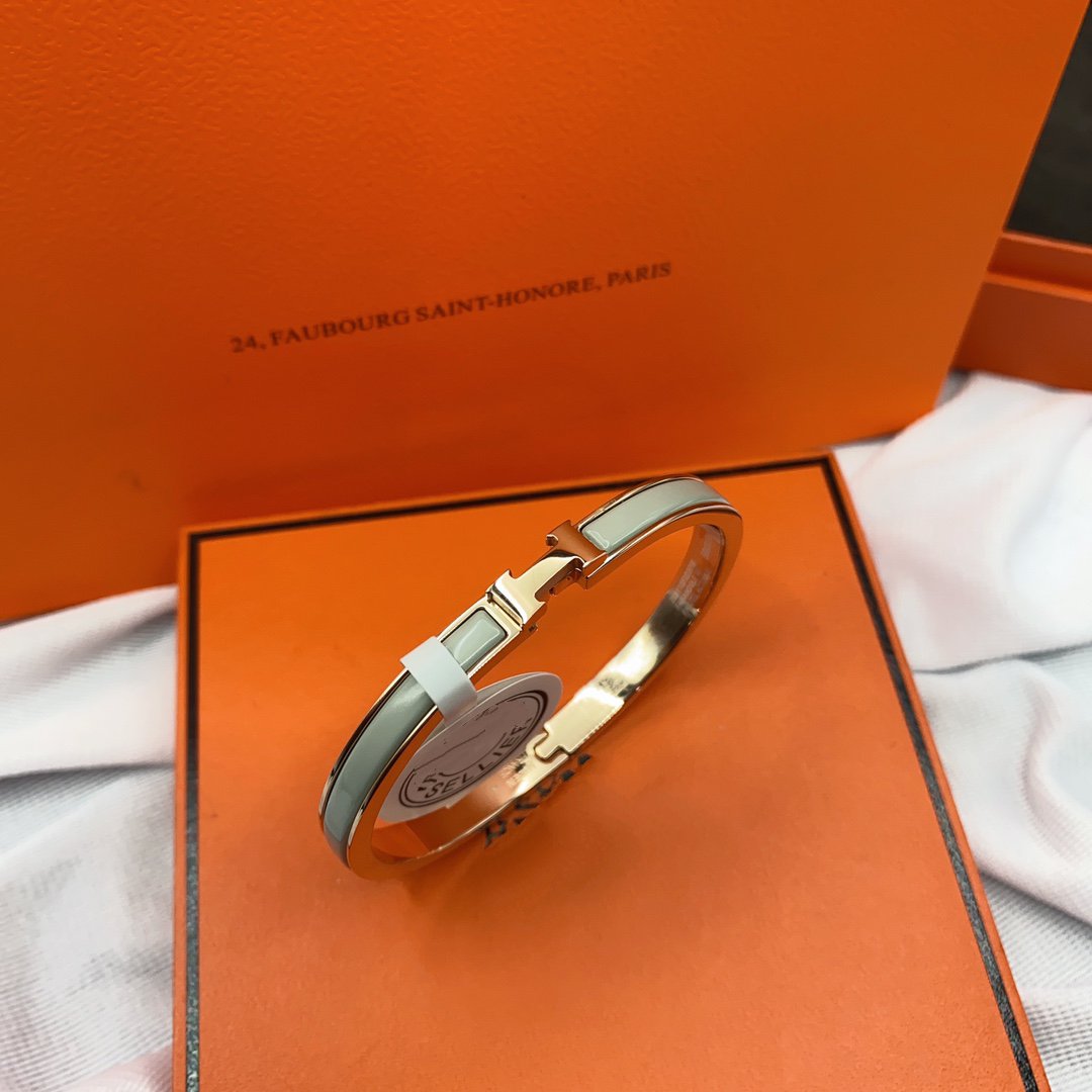 [⭐Renara]CLASSIC HM CLIC GREEN 8MM ENAMEL BRACELET