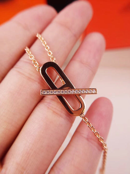 [⭐Renara]HM FIRE PIG NOSE NECKLACE TRENDY STREET