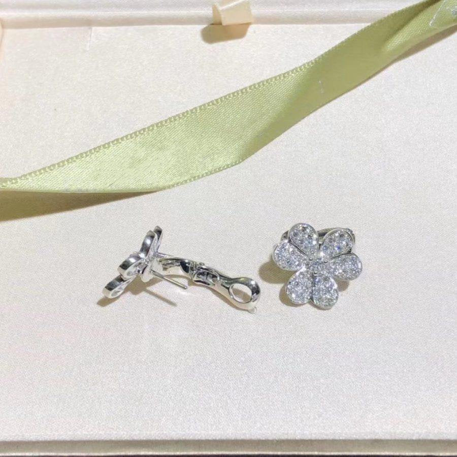 [⭐Renara]FRIVOLE SILVER FLOWER DIAMOND EARRINGS