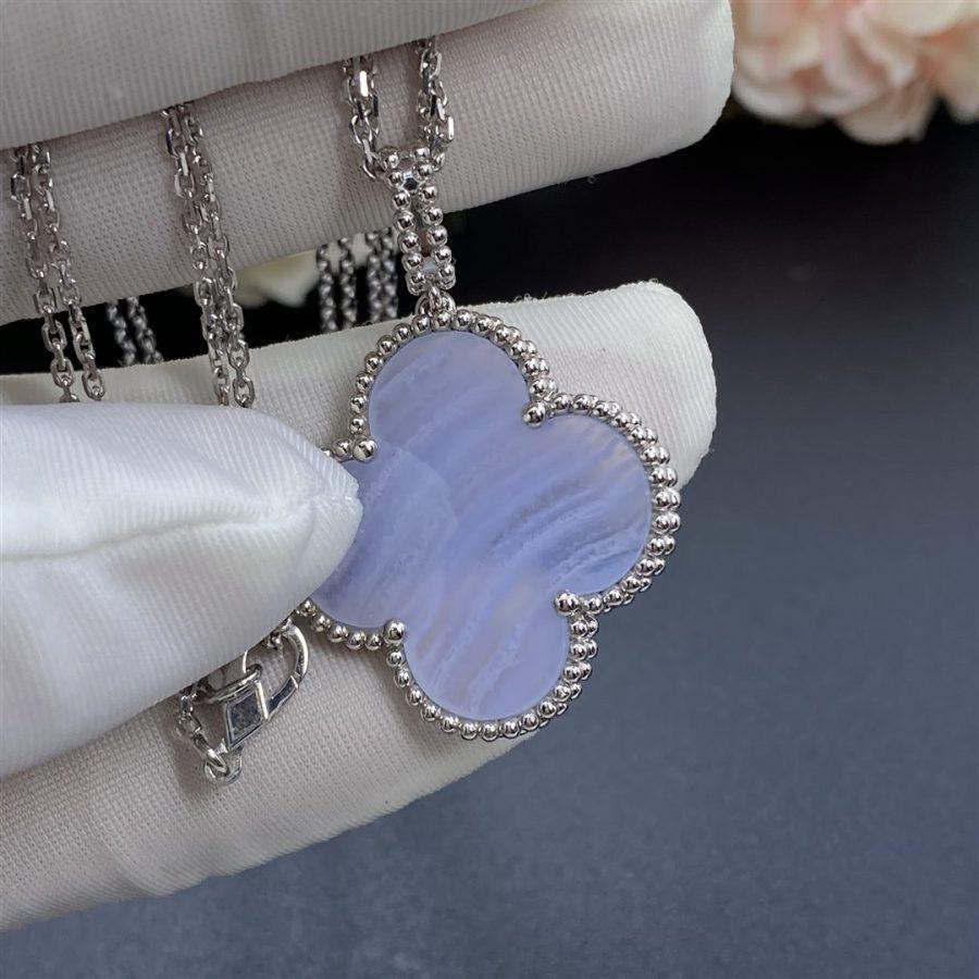 [⭐Renara]CLOVER SILVER CHALCEDONY BIG CLOVER NECKLACE